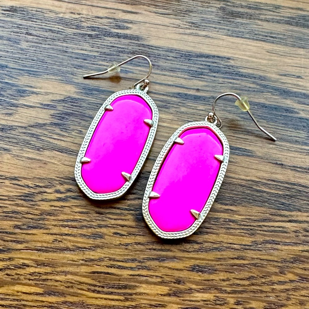 Kendra Scott Elle Dangle Earrings In Magenta Magnesite And Gold
